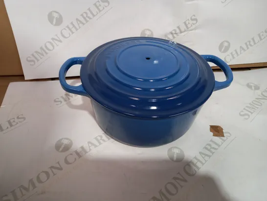 LE CREUSET SIGNATURE CAST IRON ROUND CASSEROLE POT