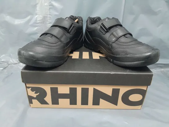 BOXED PAIR OF RHINO TROOPER SHOES IN BLACK EU SIZE 41