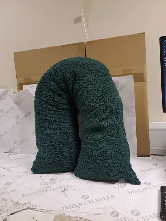 GREEN FLUFFY V SHAPED PILLOW