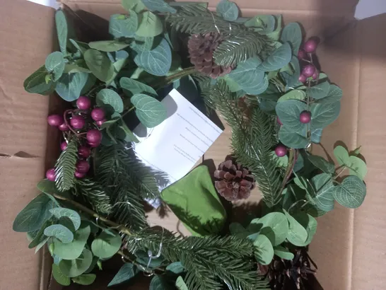 BOXED SARA DAVIES EUCALYPTUS AND BERRY PRE LIT GARLAND