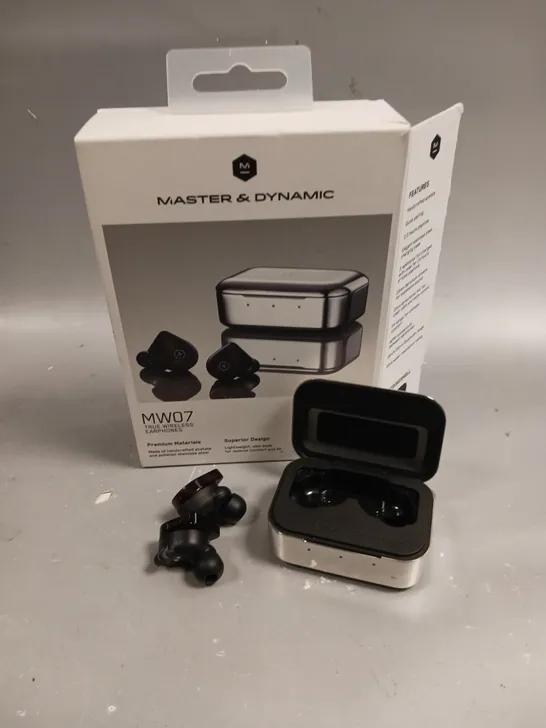 BOXED MASTER & DYNAMIC MW07 TRUE WIRELESS EARPHONES 