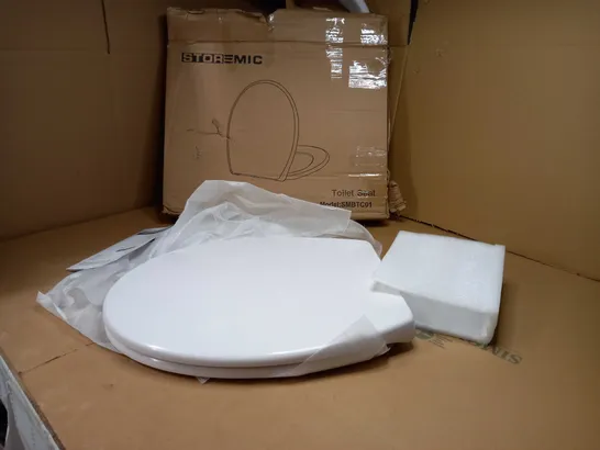 BOXED STOREMIC WHITE TOILET SEAT WITH FIXTURES/FITTINGS