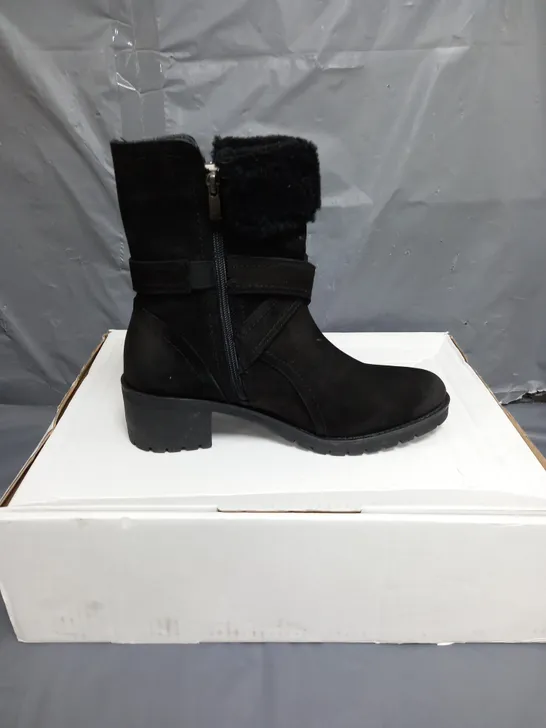 RUTH LANGSFORD CASUL SUEDE BOOTS BLACK SIZE 8