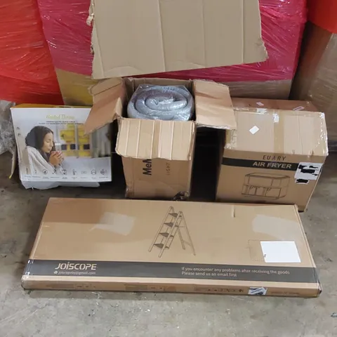 PALLET OF ASSORTED ITEMS INCLUDING: AIR FRYER, HEATED BLANKET, STEP LADDER, BEDDING