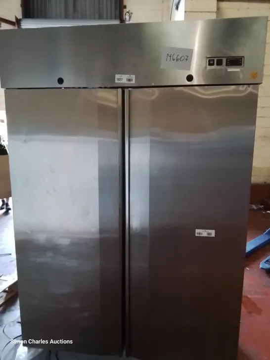 COMMERCIAL DOUBLE DOOR TALL FRIDGE