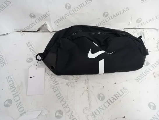 NIKE 10 LITRES SPORTS BAG BLACK/WHITE 