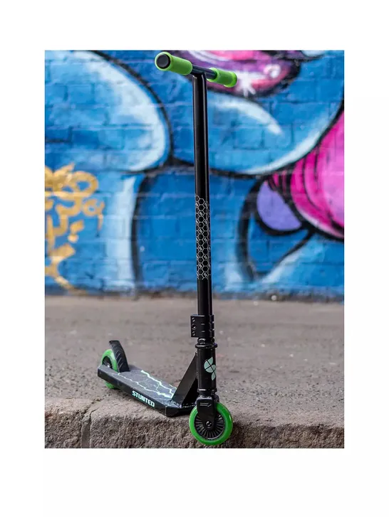 STUNTED GLOWSTORM STUNT SCOOTER