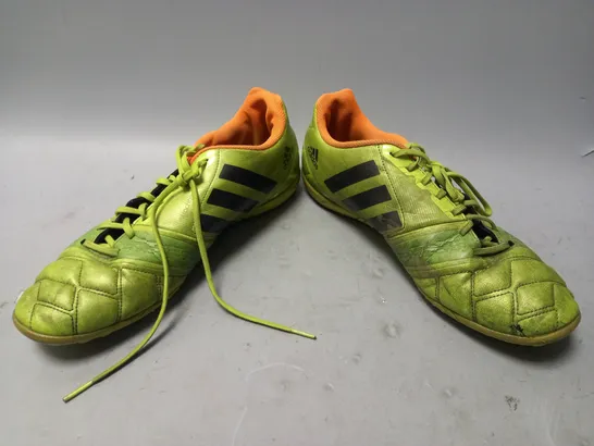 PAIR OF ADIDAS SHOES IN GREEN/ORANGE UK SIZE 11.5