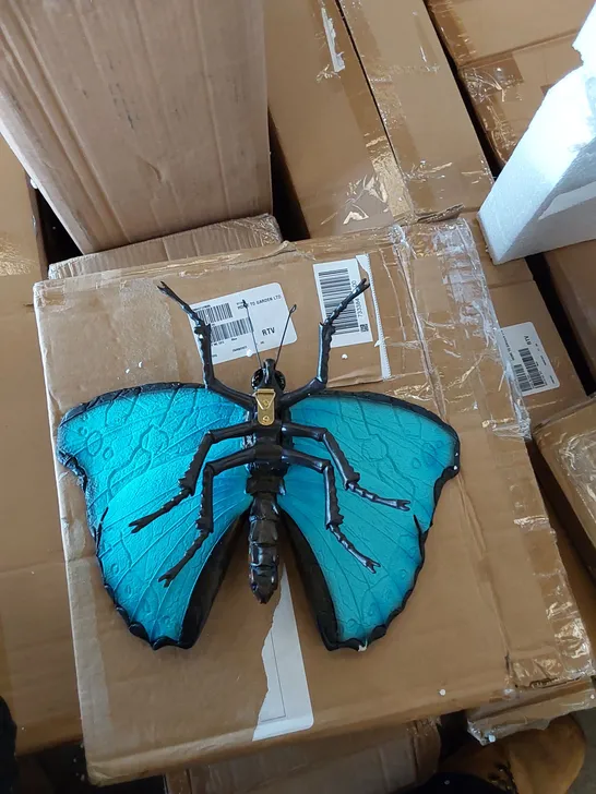 BOXED BUTTERFLY WALL DECORATION