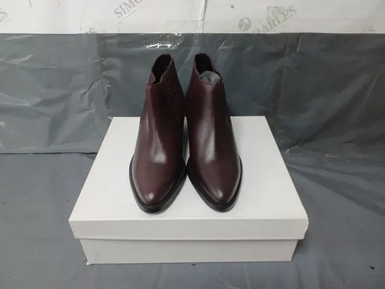 BOXED PAIR OF WOMENS WINE LEATHER ANKLE BOOTS SIZE 36