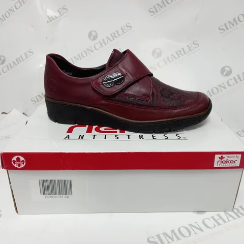 BOXED PAIR OF RIEKER SHOES SIZE EUR 39