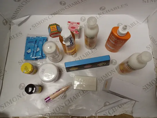 LOT OF APPROXIMATELY 15 ASSORTED COSMETIC GOODS TO INCLUDE: CHAMPNEYS BODY CLEANSER, BRAMLEY BODY SET, TIGER BALM