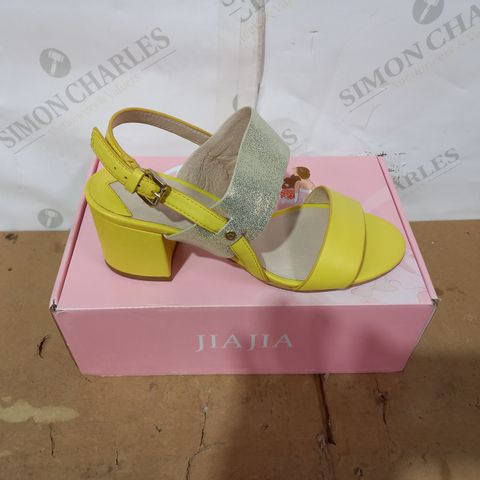 BOXED PAIR OF MODA IN PELLE HEELED SANDALS SIZE 37