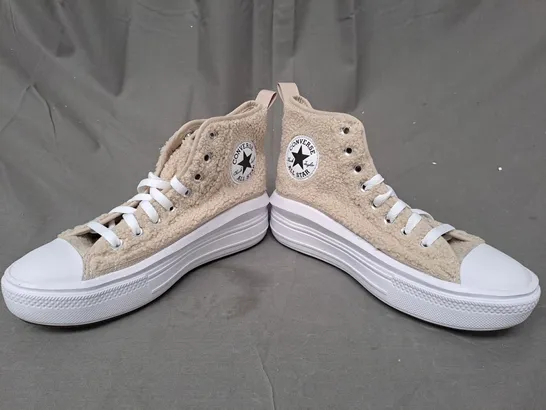 BOXED PAIR OF CONVERSE ALL STAR PLATFORM SHOES IN BEACH STONE/WHITE UK SIZE 5