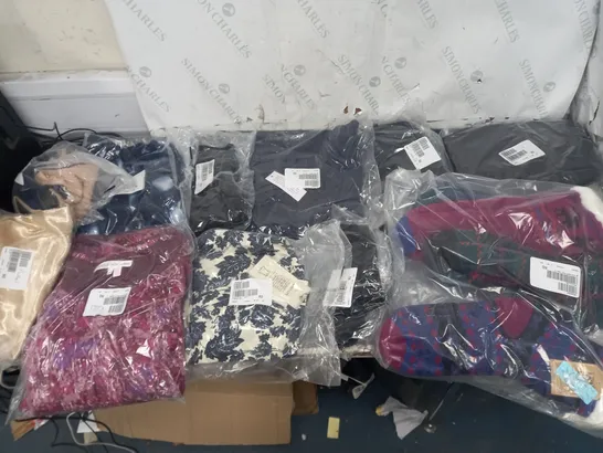 BOX OF APPROXIMATELY 10 ASSORTED BAGGED PIECES OF CLOTHING IN VARIOUS STYLES, SIZES, AND BRANDS 