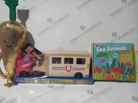 BOX OF APPROXIMATELY 20 ASSORTED TOYS AND GAMES TO INCLUDE 2 PCS SEA ANIMALS LACING TOYS, MELISSA & DOUG HORSE BOX, KEVIN THE CARROT PLUSH, ETC