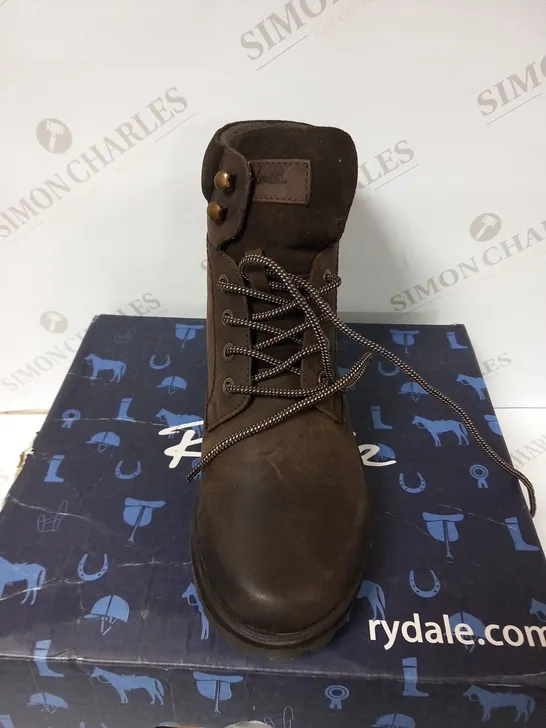 BOXED RYDALE KILBURN II LACE UP BOOT WAXY BOWN SIZE 7