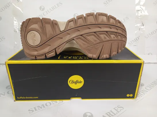 BOXED PAIR OF BUFFALO TRAIL ONE SHOES IN BEIGE UK SIZE 6