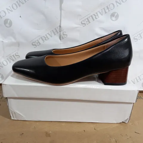 WOMENS LOW BLOCKED HEELED SHOES SIZE 39