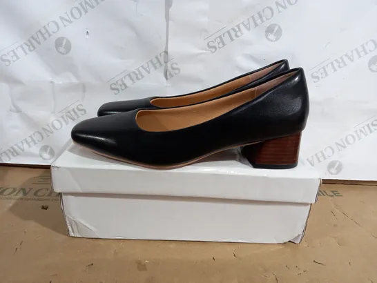 WOMENS LOW BLOCKED HEELED SHOES SIZE 39