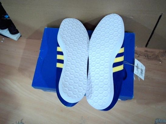 BOXED PAIR OF ADIDAS GAZELLE OG BLUE/YELLOW/WHITE TRAINERS SIZE 11