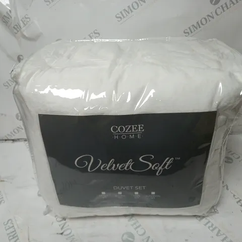 COZEE HOME PEBBLE TEXTURE VELVETSOFT 4 PIECE DUVET SET - DOUBLE IN WHITE 