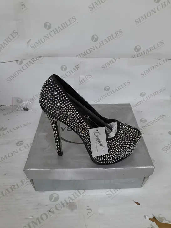 BOXED PAIR OF CASANDRA PLATFORM STILLETO HEEL IN BLACK RHINESTONE SIZE 5