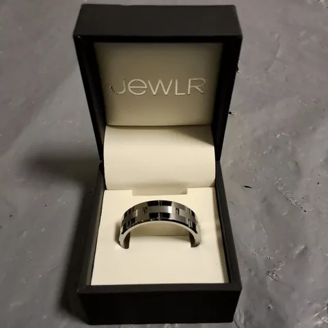 JEWLR TUNGSTEN CARBIDE RING