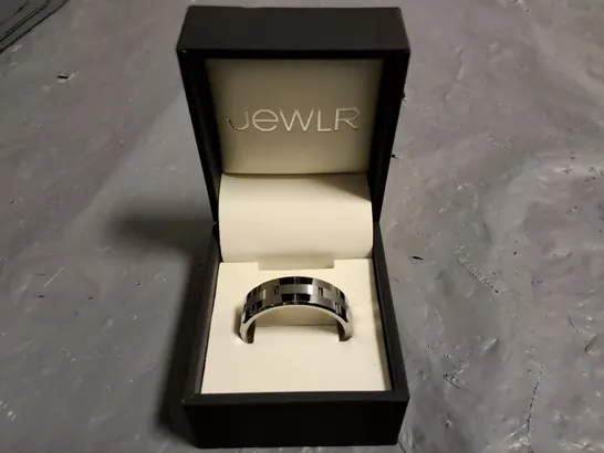 JEWLR TUNGSTEN CARBIDE RING