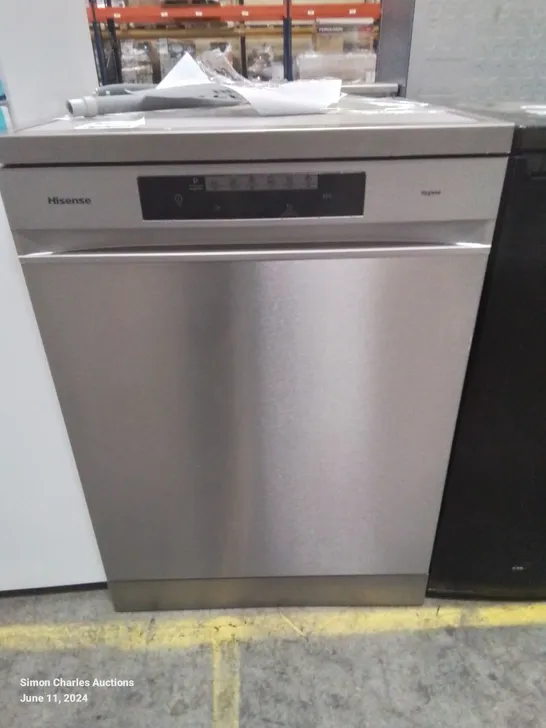 HISENSE FREESTANDING DISHWASHER IN SILVER