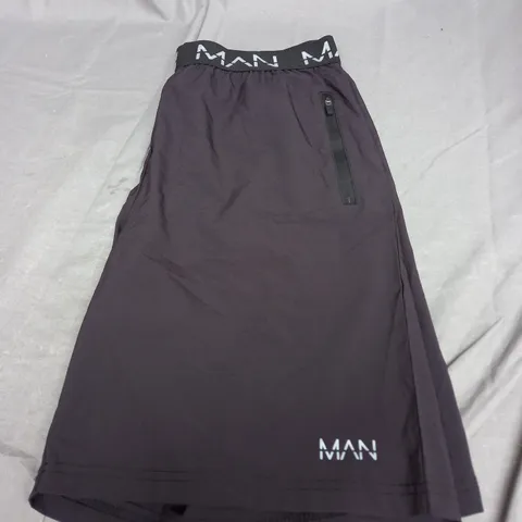 BOOHOO MAN ACTIVE TECHNICAL SHORTS SIZE L