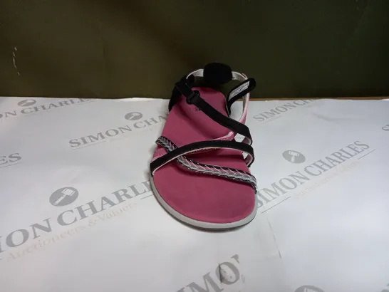 REGATTA LADY ROMA SANDALS SIZE 6