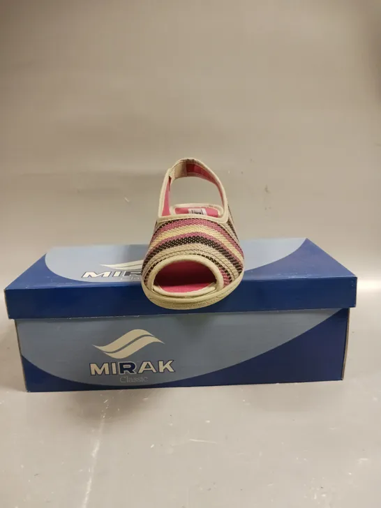 BOXED PAIR OF MIRAK OPEN TOE SLIP ON SANDLES IN PINK - SIZE 5