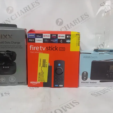 BOX OF APPROXIMATELY 15 ASSORTED ELECTRICAL ITEMS TO INCLUDE FIRE TV STICK LITE, POCKET RADIO, MIXX STREAMBUDS DOTS CHARGE, ETC