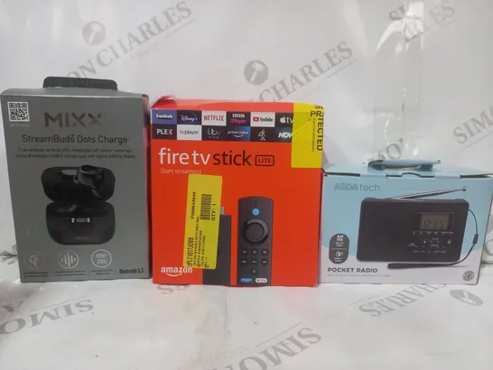 BOX OF APPROXIMATELY 15 ASSORTED ELECTRICAL ITEMS TO INCLUDE FIRE TV STICK LITE, POCKET RADIO, MIXX STREAMBUDS DOTS CHARGE, ETC