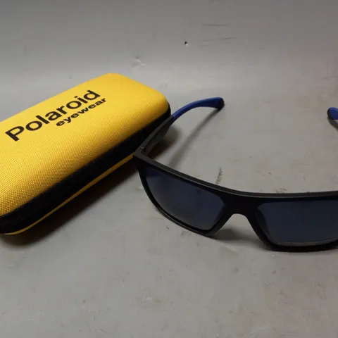 POLAROID SUNGLASSES IN BLACK/BLUE