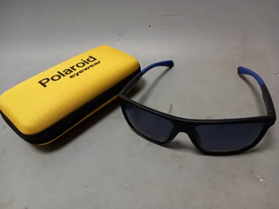 POLAROID SUNGLASSES IN BLACK/BLUE