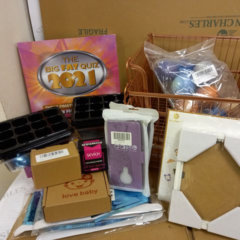 BOX OF ASSORTED ITEMS TO INCLUDE SET OF 3 MDESIGN WIRE BASKETS, MOBILE PHONES CASES, 3X THE BIG FAT QUIZ 2021 BOARD GAME, PICTURE FRAME, 3X PACK OF 3 12 SEED PROPAGATOR TRAYS, SALT AND PEPPER MILL SET