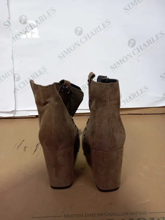 SKA SHOES BROWN HEELED BOOTS SIZE 38