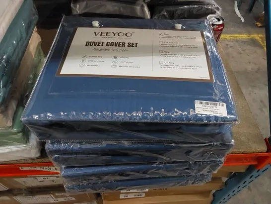 LOT OF 4X BRAND NEW BAGGED VEEYOO DUVET COVER SETS - NAVY BLUE,  SIZES UNSPECIFIED (4 ITEMS)