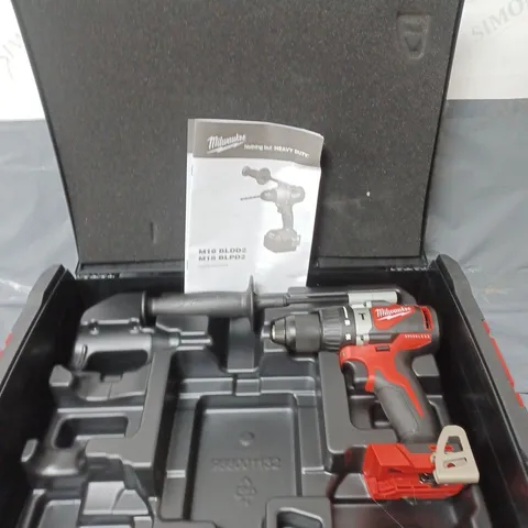 MILWAUKEE HEAVY DUTY DRILL WITH CASE M18 BLDD2/BLPD2