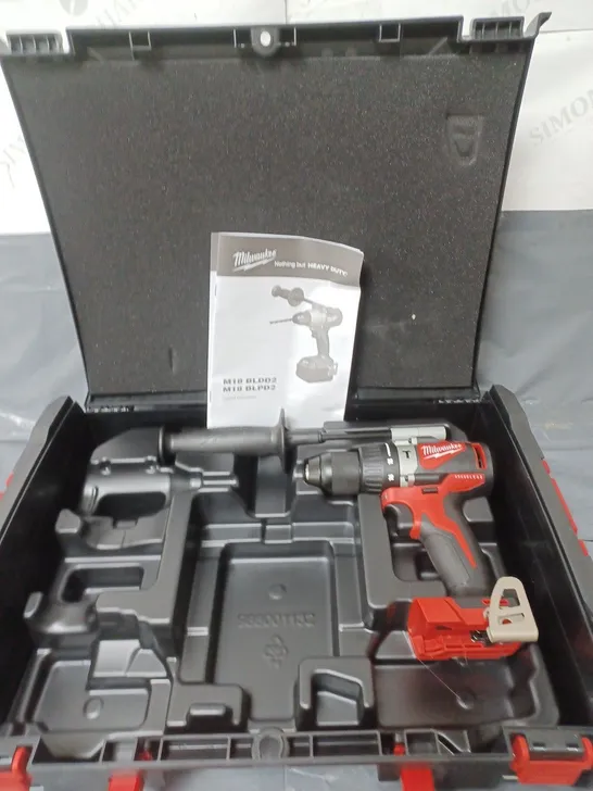 MILWAUKEE HEAVY DUTY DRILL WITH CASE M18 BLDD2/BLPD2