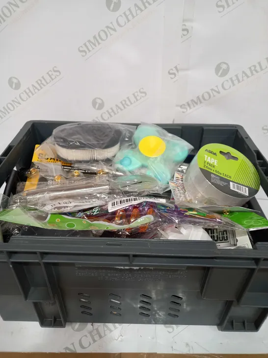 BOX TO CONTAIN APPROX 30 X ASSORTED HOUSEHOLD PRODUCTS, INCLUDES PINS, PIZZA CUTTER, STRAWS ETC 