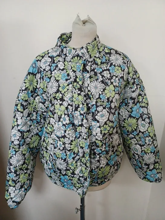 WOMENS OUTERWEAR FLORAL QUILTED JACKET SIZE UNSPECIFIED