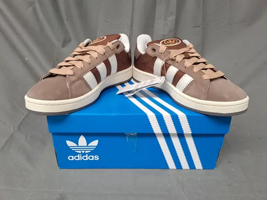 BOXED PAIR OF ADIDAS CAMPUS 00S SHOES IN BROWN/WHITE UK SIZE 7