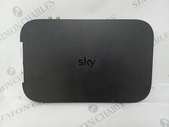 SKY Q BOX - ES130