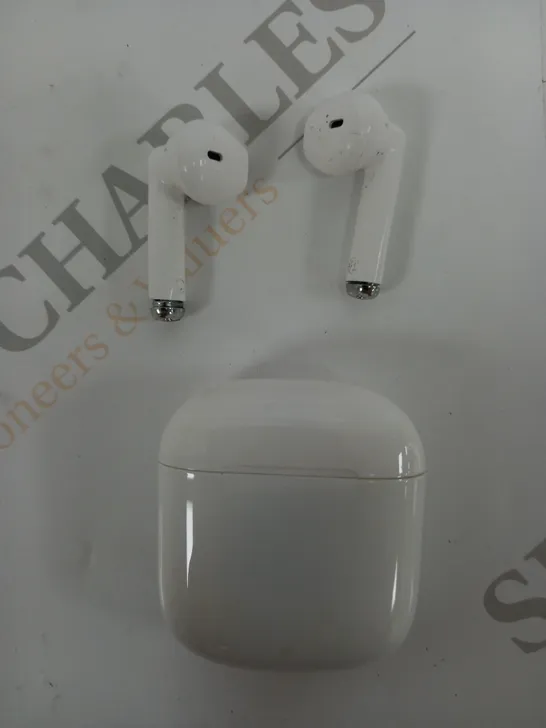 WHITE WIRELESS BLUTOOTH EARPHONES