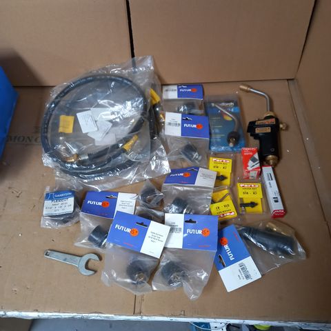 LOT OF APPROX 20 ASSORTED TOOLS TO INCLUDE PANEL SOCKETS, HOSES, BLOWTORCHES ETC