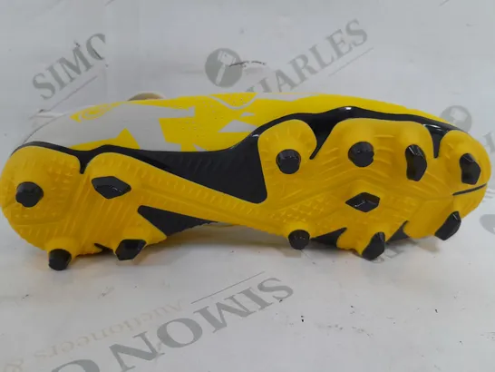 PAIR OF PUMA LACE UP FOOTBALL BOOTS IN YELLOW/GREY - UK 3.5