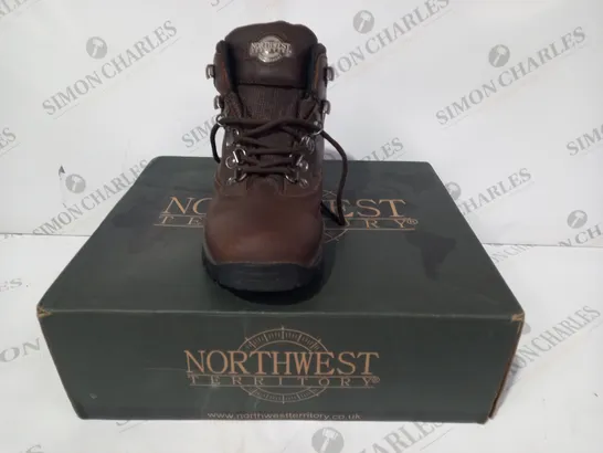 BOXED PAIR OF NORTHWEST TERRITORY ANKLE BOOTS IN BROWN UK SIZE 5